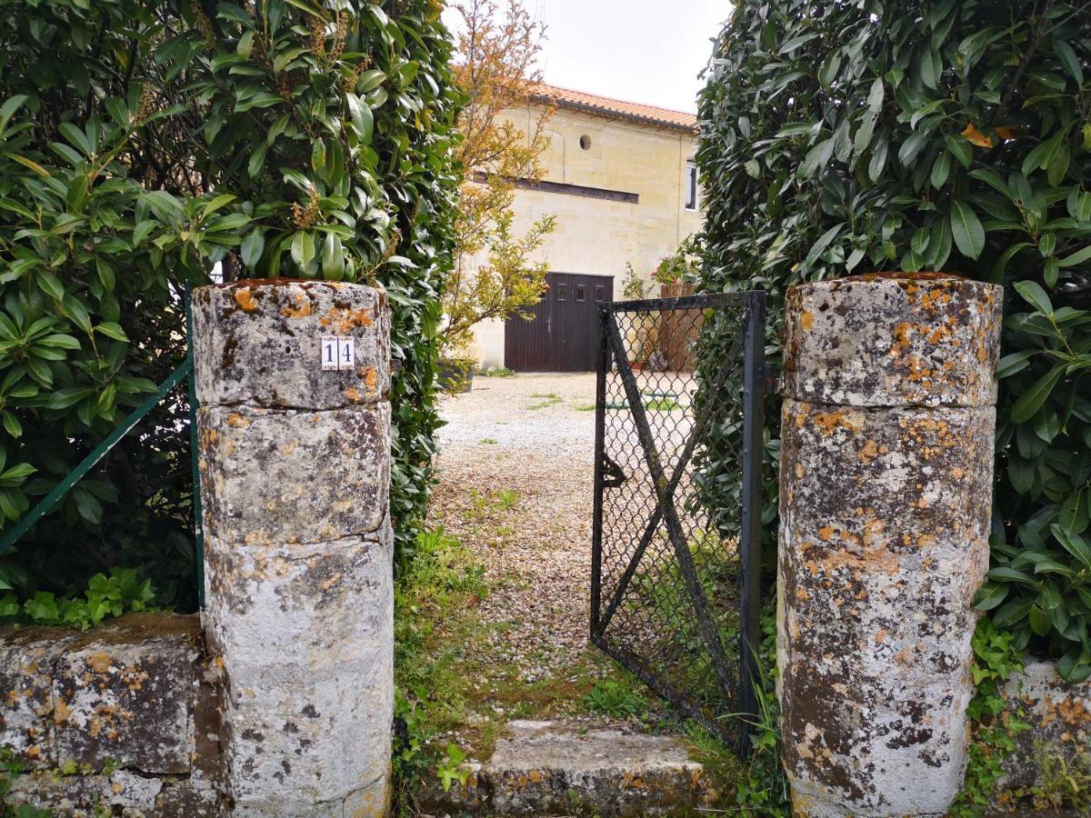 Maison De Campagne Proche Libourne Saint-Denis-de-Pile Exterior foto